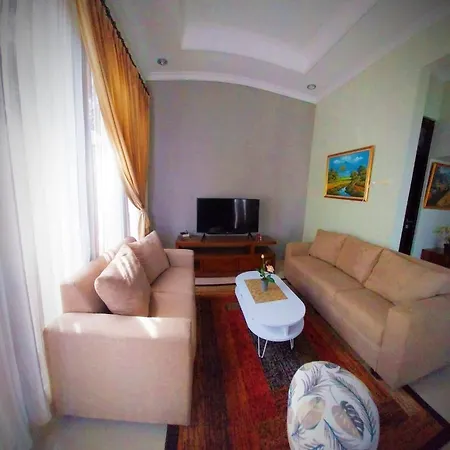 Gated 3Br Residence - 10 Mins From Malioboro